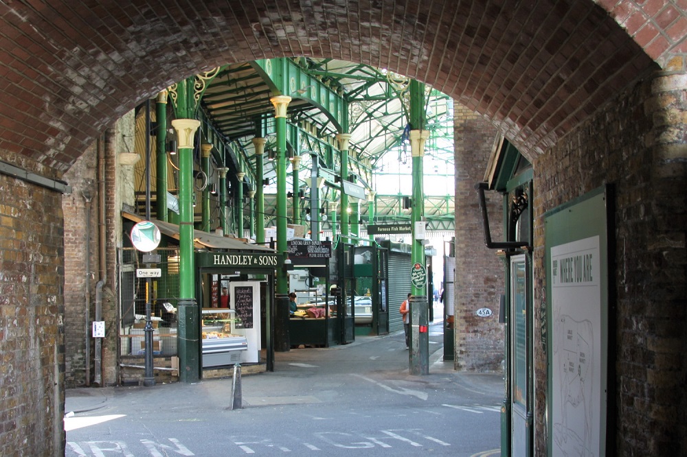 borough market pool of london walk