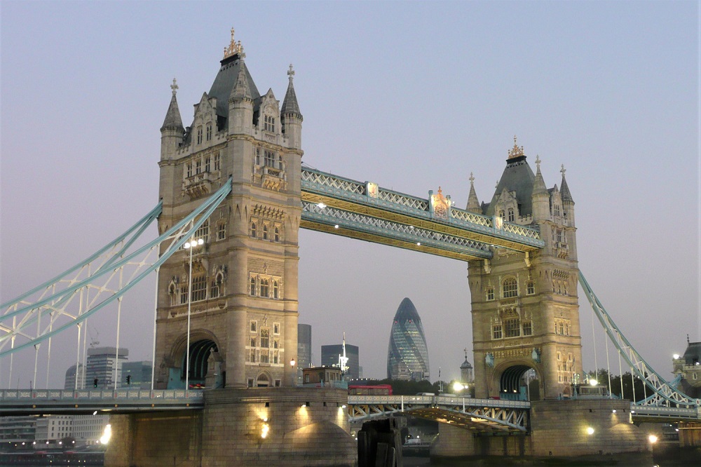 tower bridge pool of London Walk