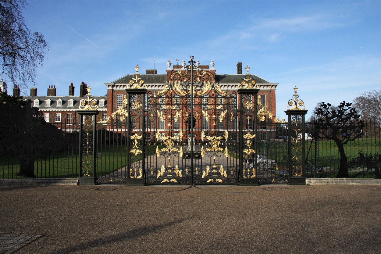 Kensington Palace Royal London Walk