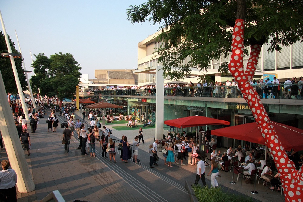 southbank centre queens walk london