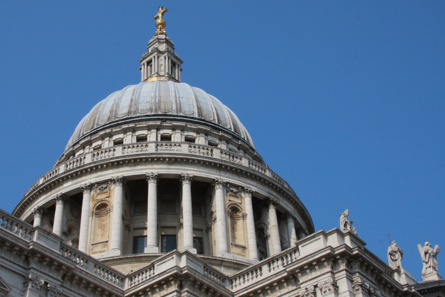 St Paul's Cathedral Queen's Walk London