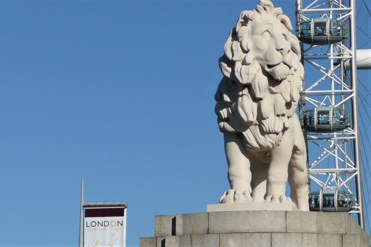westminster south side lion london