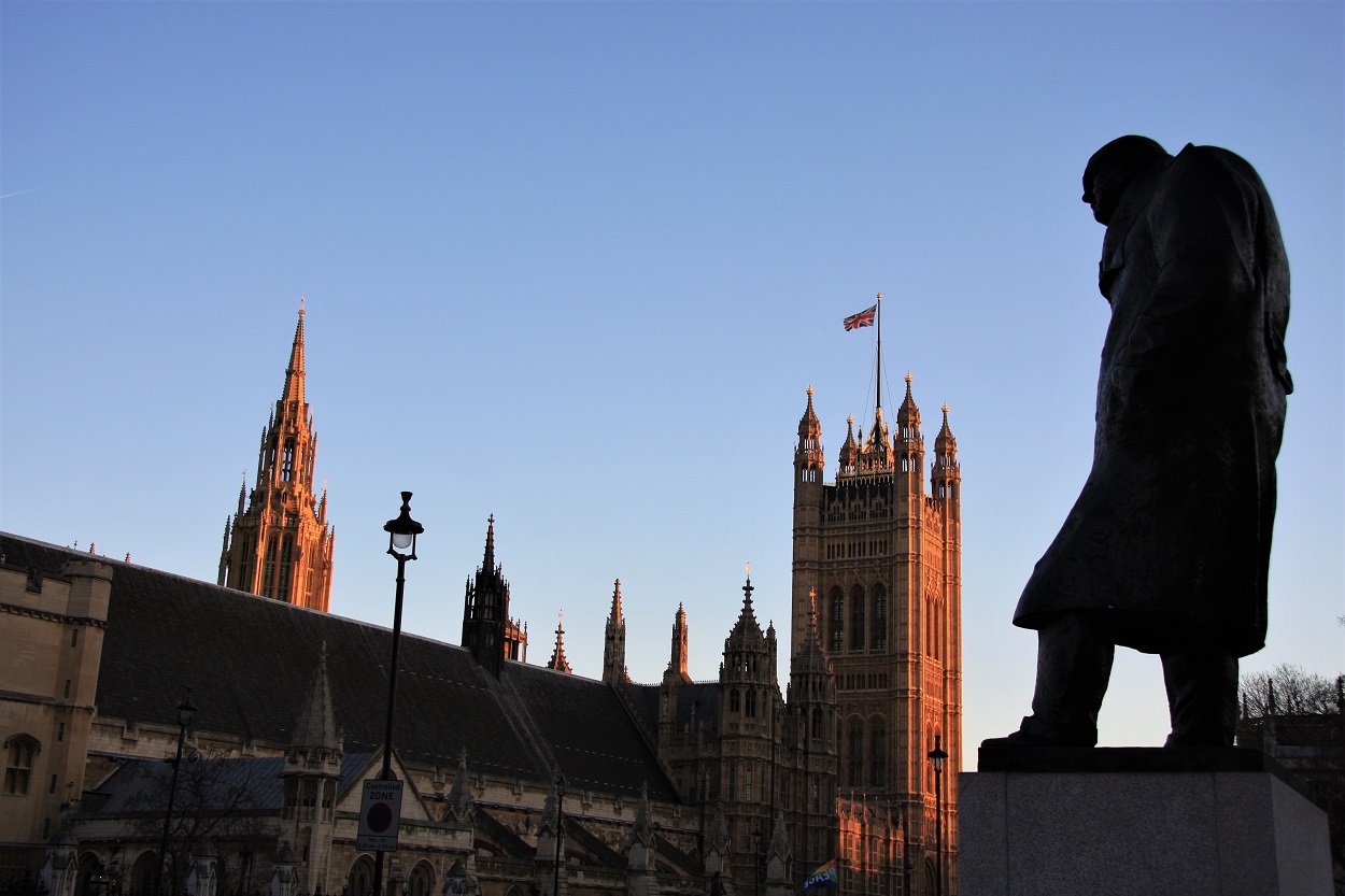 palace of westminster statues